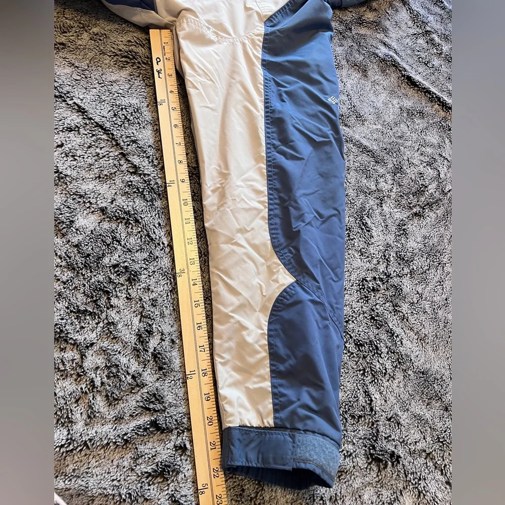 Women’s Columbia Blue and Cream Shell Jacket - Picture 2 of 10